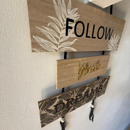 Проживання в сім'ї Livepro Ларнака